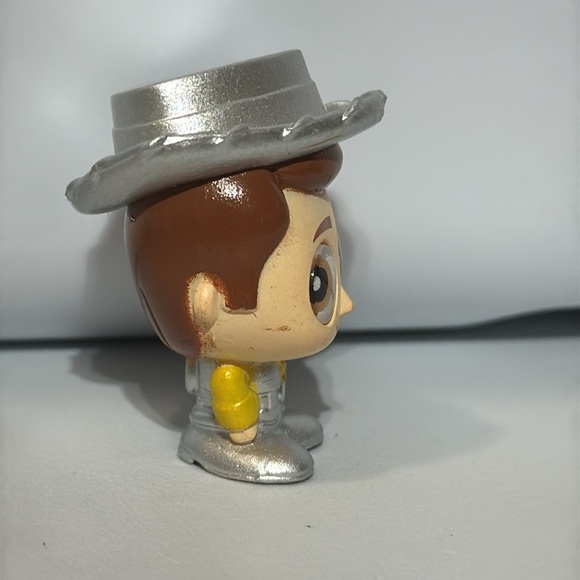 Disney Doorables | Special edition | Silver Woody - Picture 2 of 4